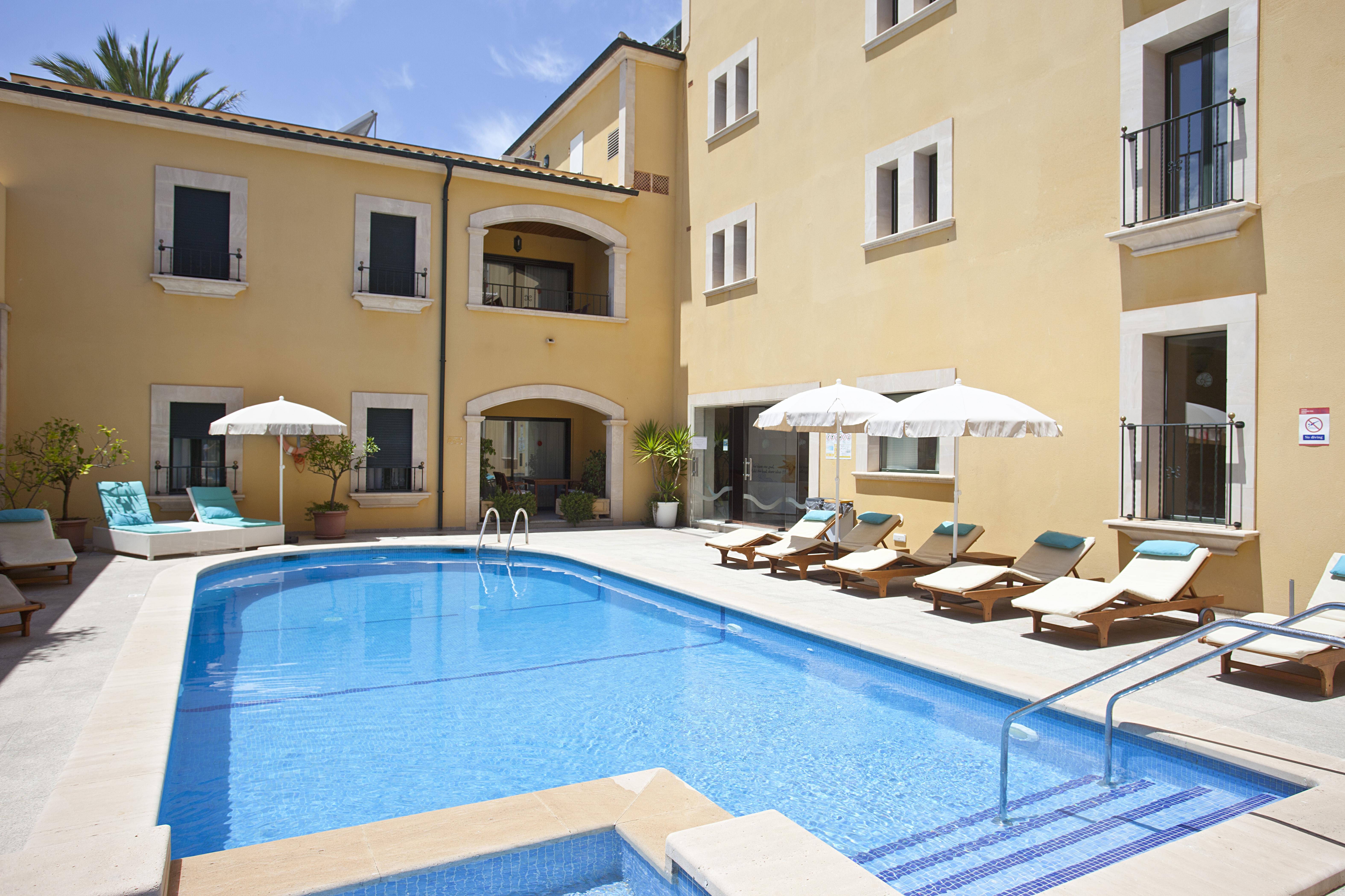 Apartments Galeon Suites Port de Pollenca Luaran gambar
